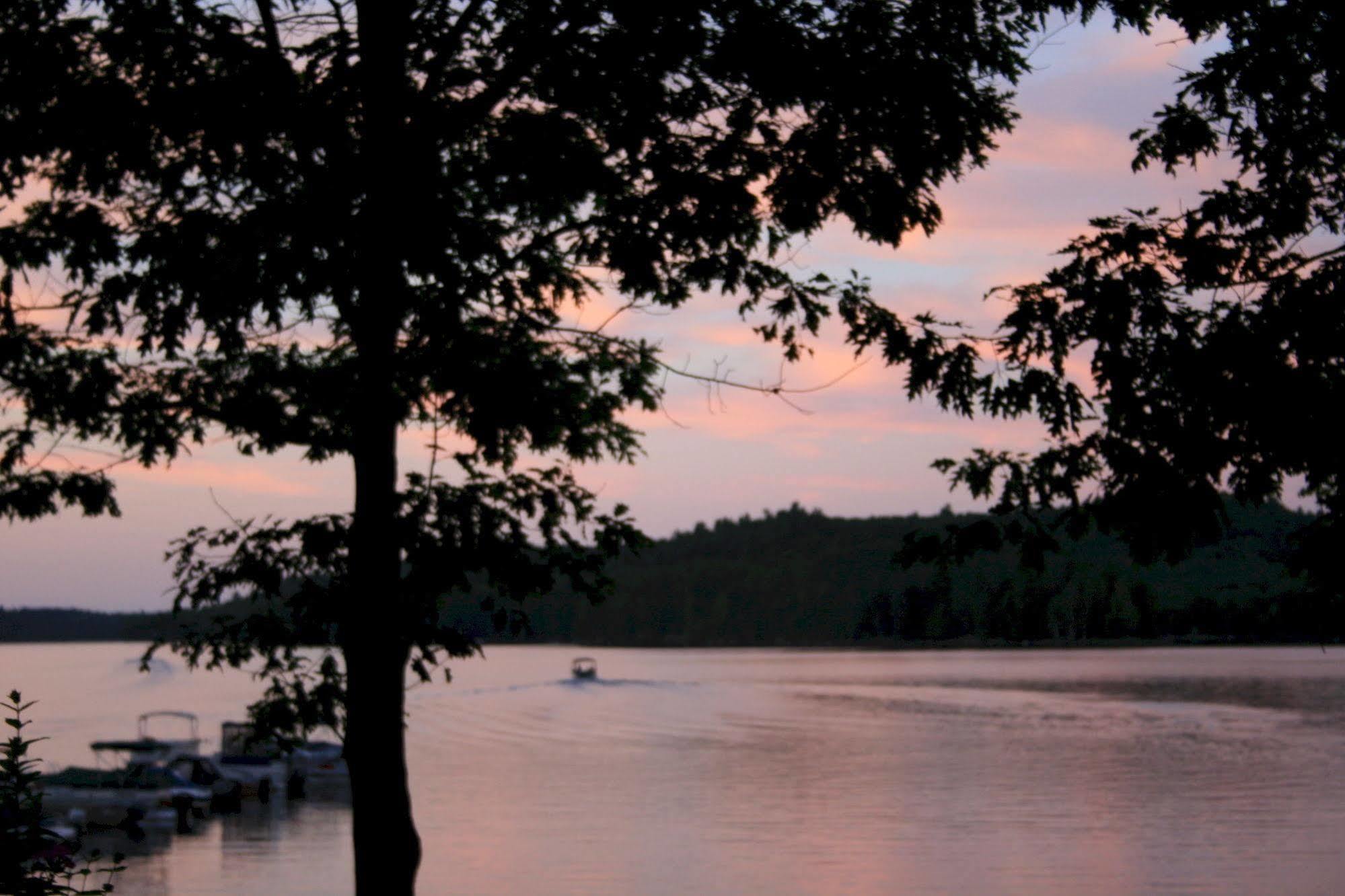 Oakview Lodge & Marina Algonquin Highlands Exterior foto